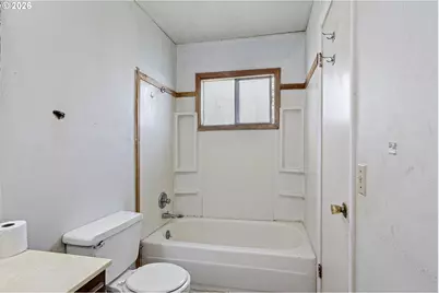 531 NW Harrison St, Canyonville, OR 97417 - Photo 32