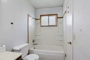 531 NW Harrison St, Canyonville, OR 97417 - Photo 32