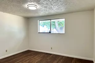 404 1st St, La Grande, OR 97850 - Photo 16