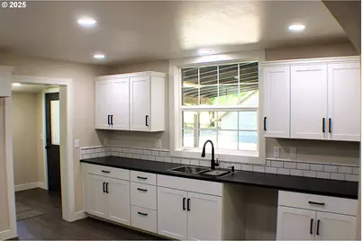 3450 Shoestring Rd, Riddle, OR 97469 - Photo 6