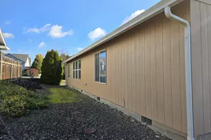 2719 Golfview Ave, Sutherlin, OR 97479 - Photo 18