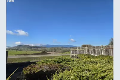 2719 Golfview Ave, Sutherlin, OR 97479 - Photo 22