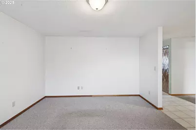 19235 SW Durell Ct, Beaverton, OR 97003 - Photo 8