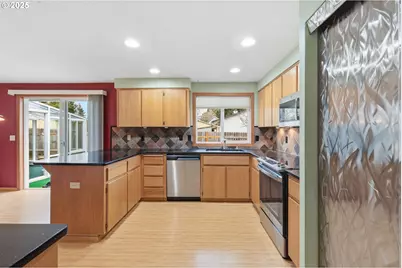 19235 SW Durell Ct, Beaverton, OR 97003 - Photo 12