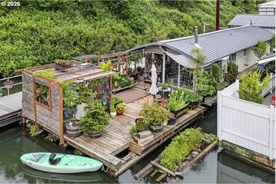 1883 N Jantzen Ave, Portland, OR 97217 - Photo 2