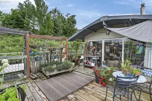 1883 N Jantzen Ave, Portland, OR 97217 - Photo 8