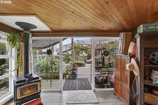 1883 N Jantzen Ave, Portland, OR 97217 - Photo 10