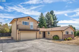 14884 SE Primrose Ave, Milwaukie, OR 97267 - Photo 2