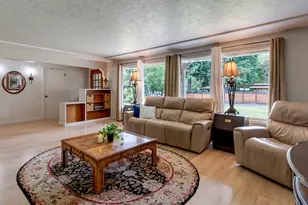 10210 SW Crestwood Ct, Beaverton, OR 97008 - Photo 10