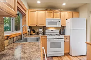 141152 Crescent Moon Dr, Crescent Lake, OR 97733 - Photo 16