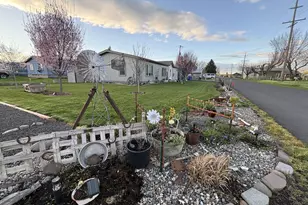 540 N Hunt St, Athena, OR 97813 - Photo 2