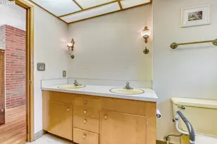 7040 SW 2nd Ave, Portland, OR 97219 - Photo 22