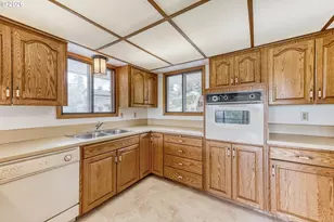 7040 SW 2nd Ave, Portland, OR 97219 - Photo 16