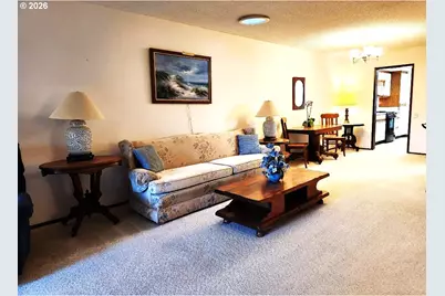 9420 SW Brentwood Pl, Portland, OR 97224 - Photo 12