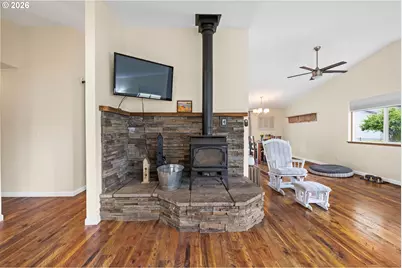 42020 Forest Court Ln, Astoria, OR 97103 - Photo 4