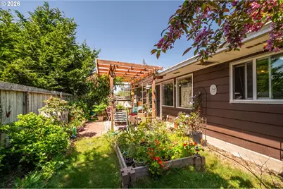 2335 Woodland Dr, Coos Bay, OR 97420 - Photo 32