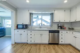 545 S 8th St, Cottage Grove, OR 97424 - Photo 20