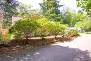3330 31st St, Florence, OR 97439 - Photo 30