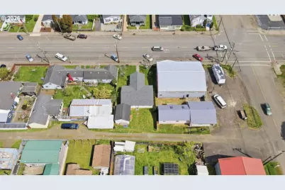 125 N 8th St, Lakeside, OR 97449 - Photo 10