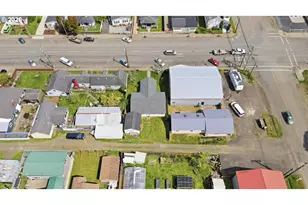 125 N 8th St, Lakeside, OR 97449 - Photo 10