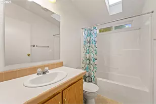 3700 Bellinger Ln, Medford, OR 97501 - Photo 8