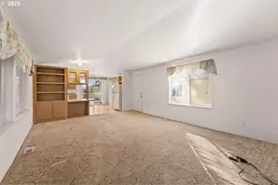 3700 Bellinger Ln, Medford, OR 97501 - Photo 10