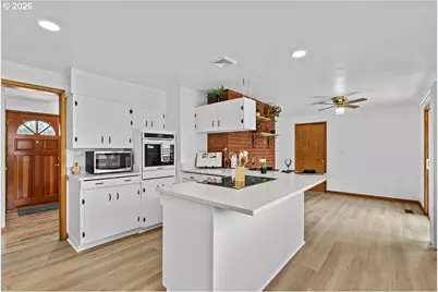 4081 Hawthorne Ave NE, Salem, OR 97301 - Photo 20