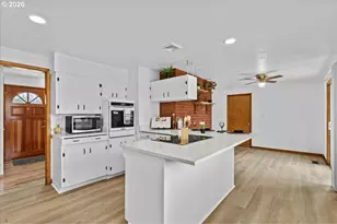 4081 Hawthorne Ave NE, Salem, OR 97301 - Photo 18