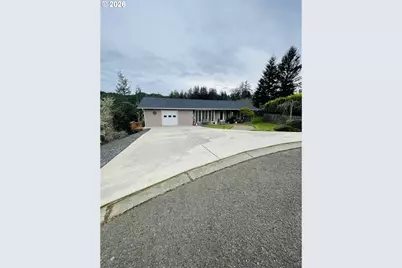 922 Fern Pl, Reedsport, OR 97467 - Photo 1