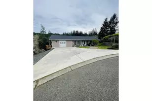 922 Fern Pl, Reedsport, OR 97467 - Photo 1