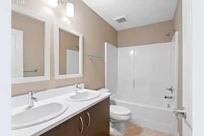 138 NE 109th Ave, Portland, OR 97220 - Photo 22