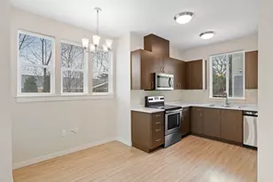 138 NE 109th Ave, Portland, OR 97220 - Photo 8