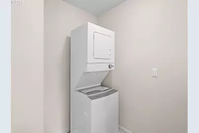 138 NE 109th Ave, Portland, OR 97220 - Photo 26