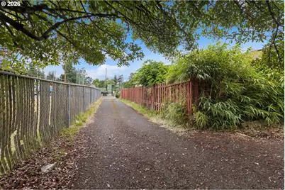 2523 SE 138th Ave, Portland, OR 97236 - Photo 24