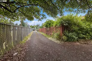 2523 SE 138th Ave, Portland, OR 97236 - Photo 24