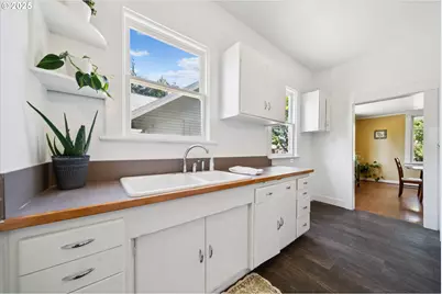 3504 SE Sherman St, Portland, OR 97214 - Photo 10