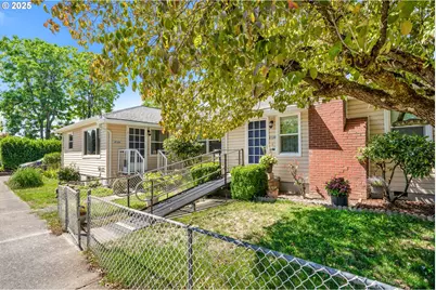 6134 NE Multnomah St, Portland, OR 97213 - Photo 2