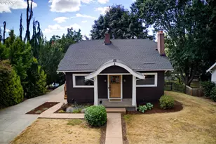 2406 SW Troy St, Portland, OR 97219 - Photo 2
