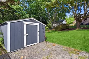 2406 SW Troy St, Portland, OR 97219 - Photo 40