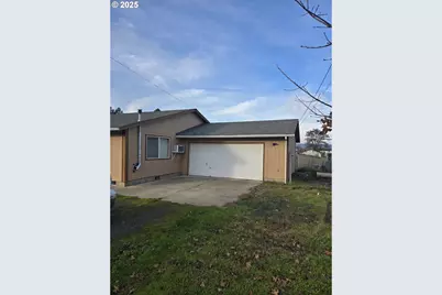 600 SE Carrol St, Winston, OR 97496 - Photo 2
