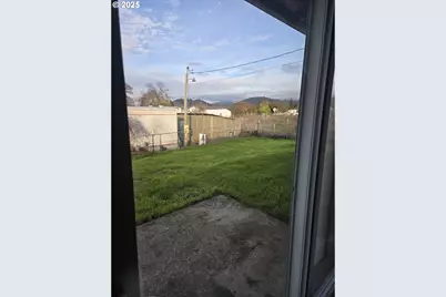 600 SE Carrol St, Winston, OR 97496 - Photo 4