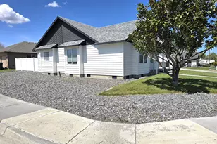 1236 SW 7th St, Hermiston, OR 97838 - Photo 4