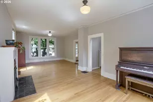 904 SE 70th Ave, Portland, OR 97215 - Photo 8