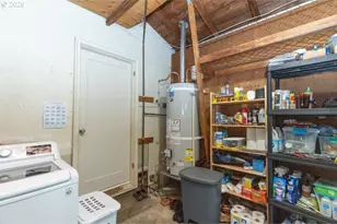 1402 SE Ct Ave, Roseburg, OR 97470 - Photo 28