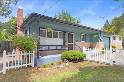 1402 SE Court Ave, Roseburg, OR 97470 - Photo 2