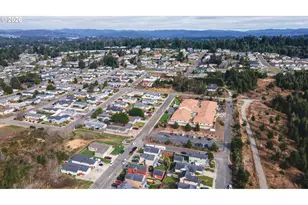 891 Kentucky Ave, Coos Bay, OR 97420 - Photo 32