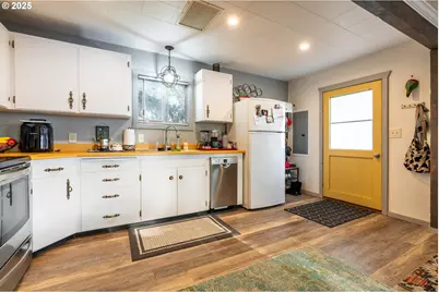 97799 Hanscam Ln, Brookings, OR 97415 - Photo 10