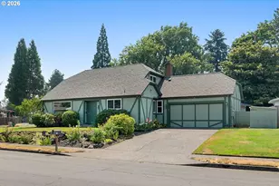 17920 NW Tillamook Dr, Portland, OR 97210 - Photo 2