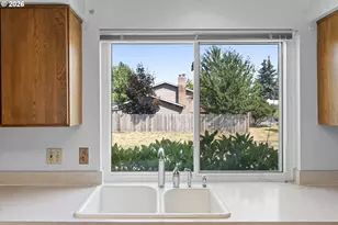 17920 NW Tillamook Dr, Portland, OR 97210 - Photo 12