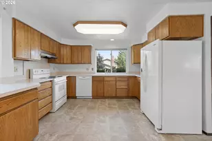 17920 NW Tillamook Dr, Portland, OR 97210 - Photo 10